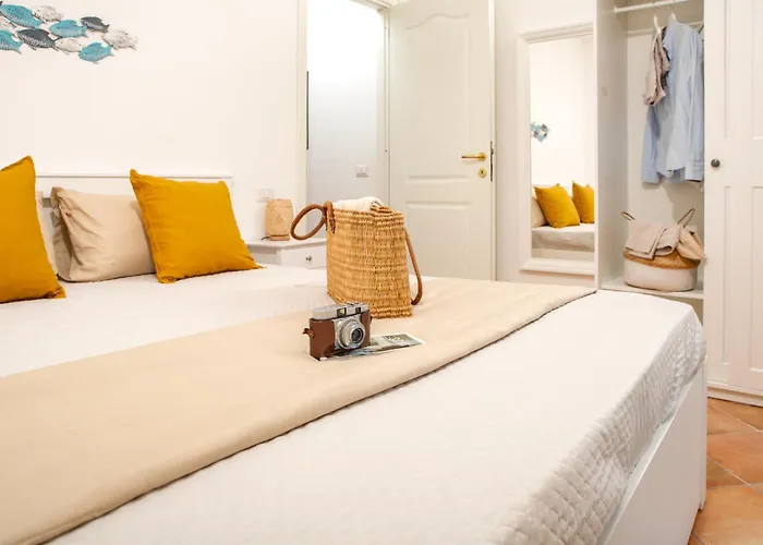 Leone Flat Iii 15' Palau, 30' Porto Cervo & Private Garden Apartman