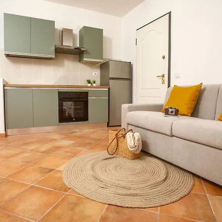 Apartment Leone Flat Iii 15' Palau, 30' Porto Cervo & Private Garden *