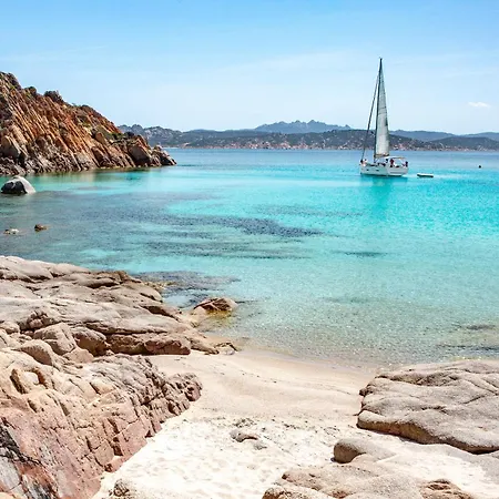 Leone Flat Iii 15' Palau, 30' Porto Cervo & Private Garden Lägenhet