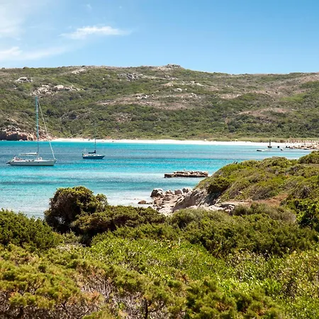 Leone Flat Iii 15' Palau, 30' Porto Cervo & Private Garden
